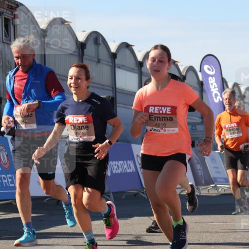 03.10.2025 - Köhlbrandbrückenlauf Luisa Fischer http://msf.ph/oto/9035791 03.10.2025 13:20:52 Ziel 4646, 4709, 4915, 4916, 5006, 5084, 5130, 5156, 5169, 5377, 5480, 5488, 5501, 5774, 5918, 5920, 6703, 6780 meine-sportfotos.de