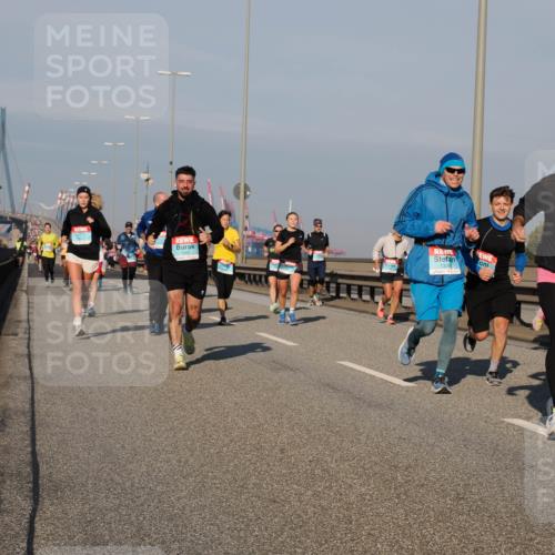 03.10.2025 - Köhlbrandbrückenlauf Fabian Wolf http://msf.ph/oto/9035792 03.10.2025 09:50:26 Position 3 1445, 1328, 3799 meine-sportfotos.de