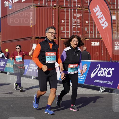 03.10.2025 - Köhlbrandbrückenlauf Michael Burmester http://msf.ph/oto/9035812 03.10.2025 10:52:19 Ziel 2357, 2623 meine-sportfotos.de