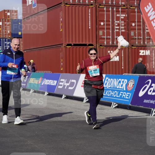 03.10.2025 - Köhlbrandbrückenlauf Michael Burmester http://msf.ph/oto/9035822 03.10.2025 10:52:20 Ziel 2357, 2623 meine-sportfotos.de