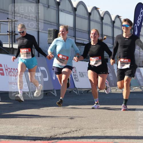03.10.2025 - Köhlbrandbrückenlauf Luisa Fischer http://msf.ph/oto/9035825 03.10.2025 13:20:58 Ziel 4680, 4709, 4915, 4916, 5006, 5084, 5130, 5156, 5169, 5363, 5377, 5480, 5501, 6296, 6645, 6646, 6648, 6650, 6703, 6780 meine-sportfotos.de