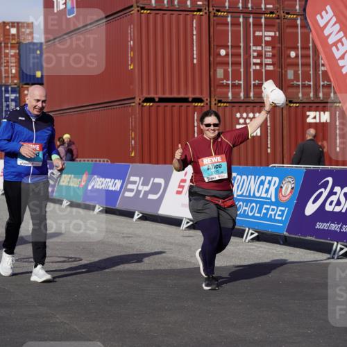 03.10.2025 - Köhlbrandbrückenlauf Michael Burmester http://msf.ph/oto/9035828 03.10.2025 10:52:20 Ziel 2357, 2623 meine-sportfotos.de