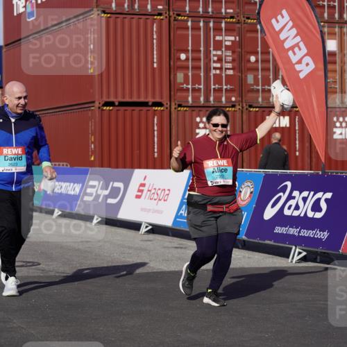 03.10.2025 - Köhlbrandbrückenlauf Michael Burmester http://msf.ph/oto/9035835 03.10.2025 10:52:21 Ziel 2623 meine-sportfotos.de