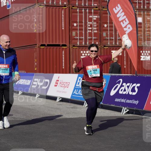 03.10.2025 - Köhlbrandbrückenlauf Michael Burmester http://msf.ph/oto/9035839 03.10.2025 10:52:21 Ziel 2623 meine-sportfotos.de