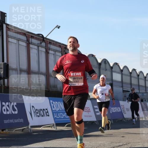 03.10.2025 - Köhlbrandbrückenlauf Luisa Fischer http://msf.ph/oto/9035859 03.10.2025 13:21:04 Ziel 4680, 4749, 5006, 5084, 5130, 5156, 5169, 5265, 5363, 5377, 5501, 5618, 6282, 6296, 6645, 6646, 6648, 6650, 6756, 6780 meine-sportfotos.de
