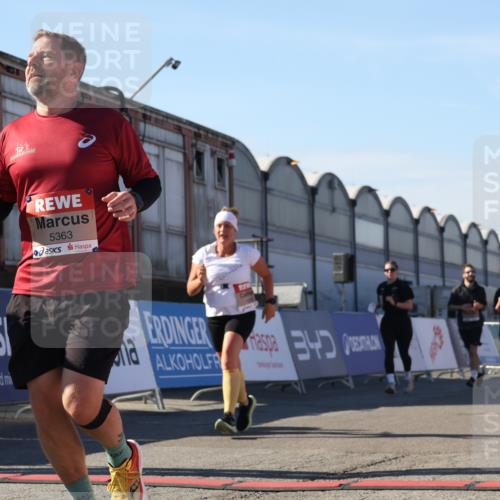 03.10.2025 - Köhlbrandbrückenlauf Luisa Fischer http://msf.ph/oto/9035863 03.10.2025 13:21:05 Ziel 4393, 4680, 4749, 5006, 5130, 5156, 5169, 5265, 5363, 5377, 5501, 5618, 5746, 5878, 5882, 6282, 6296, 6645, 6646, 6648, 6650, 6756, 6780 meine-sportfotos.de