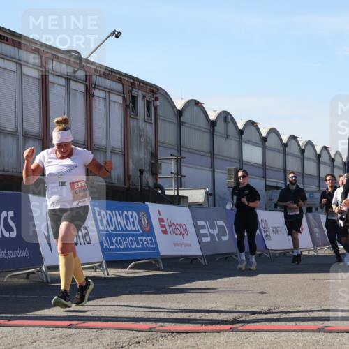 03.10.2025 - Köhlbrandbrückenlauf Luisa Fischer http://msf.ph/oto/9035868 03.10.2025 13:21:05 Ziel 4393, 4680, 4749, 5006, 5130, 5156, 5169, 5265, 5363, 5377, 5501, 5618, 5746, 5878, 5882, 6282, 6296, 6645, 6646, 6648, 6650, 6756, 6780 meine-sportfotos.de