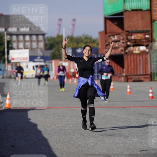 03.10.2025 - Köhlbrandbrückenlauf Michael Burmester http://msf.ph/oto/9035871 03.10.2025 10:52:52 Ziel  meine-sportfotos.de