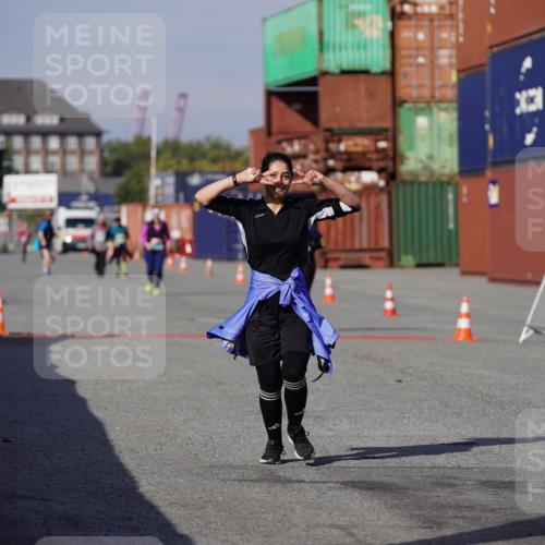03.10.2025 - Köhlbrandbrückenlauf Michael Burmester http://msf.ph/oto/9035892 03.10.2025 10:52:54 Ziel  meine-sportfotos.de