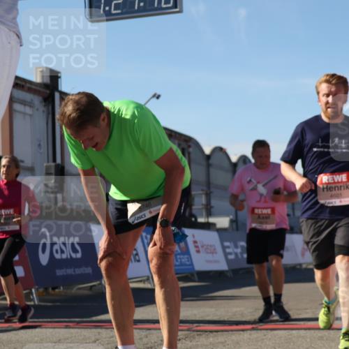 03.10.2025 - Köhlbrandbrückenlauf Luisa Fischer http://msf.ph/oto/9035896 03.10.2025 13:21:15 Ziel 4363, 4393, 4601, 4749, 4846, 5265, 5450, 5618, 5746, 5873, 5878, 5882, 5883, 6262, 6282, 6602, 6756 meine-sportfotos.de