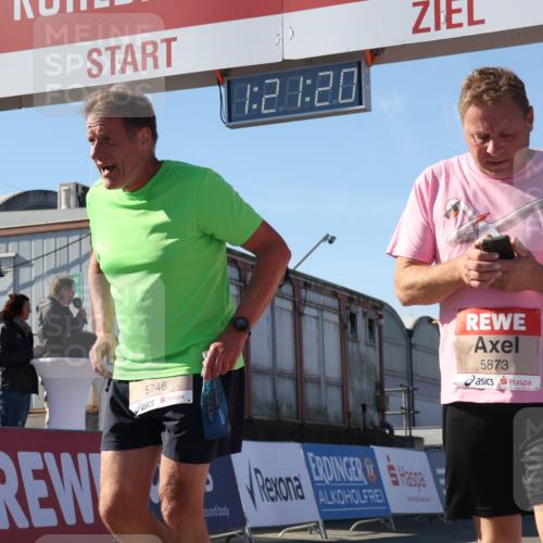 03.10.2025 - Köhlbrandbrückenlauf Luisa Fischer http://msf.ph/oto/9035922 03.10.2025 13:21:19 Ziel 4363, 4379, 4393, 4601, 4838, 4846, 5265, 5450, 5506, 5618, 5725, 5746, 5873, 5878, 5882, 5883, 6040, 6221, 6262, 6602, 6675, 6676, 6679, 6802 meine-sportfotos.de