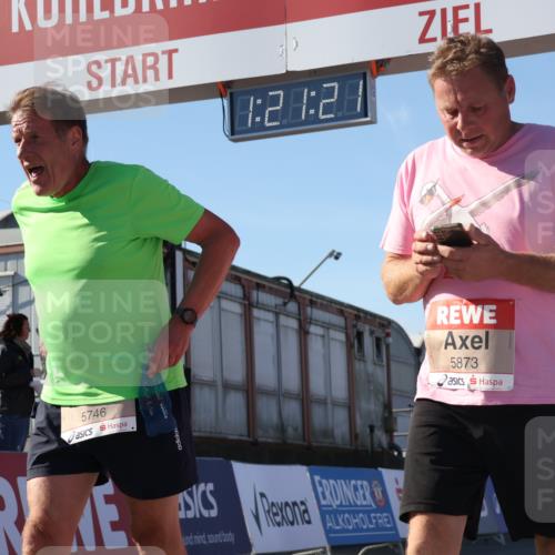 03.10.2025 - Köhlbrandbrückenlauf Luisa Fischer http://msf.ph/oto/9035924 03.10.2025 13:21:19 Ziel 4363, 4379, 4393, 4601, 4838, 4846, 5265, 5450, 5506, 5618, 5725, 5746, 5873, 5878, 5882, 5883, 6040, 6221, 6262, 6602, 6675, 6676, 6679, 6802 meine-sportfotos.de