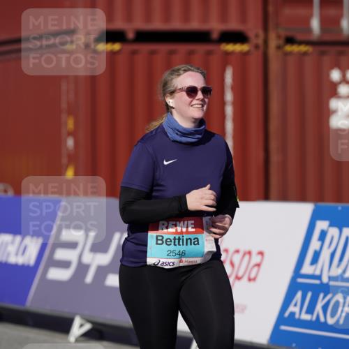 03.10.2025 - Köhlbrandbrückenlauf Michael Burmester http://msf.ph/oto/9035930 03.10.2025 10:53:07 Ziel 2546 meine-sportfotos.de