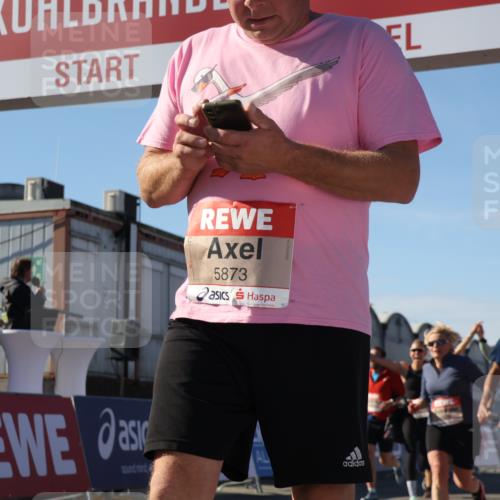 03.10.2025 - Köhlbrandbrückenlauf Luisa Fischer http://msf.ph/oto/9035934 03.10.2025 13:21:21 Ziel 4363, 4379, 4393, 4601, 4838, 4846, 4917, 5450, 5483, 5506, 5725, 5746, 5873, 5878, 5882, 5883, 6040, 6221, 6262, 6602, 6675, 6676, 6679, 6802 meine-sportfotos.de