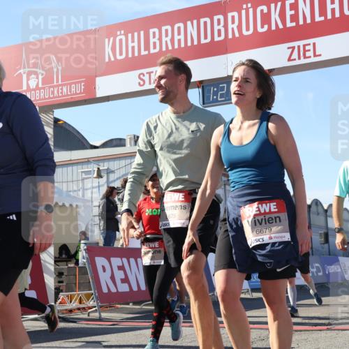 03.10.2025 - Köhlbrandbrückenlauf Luisa Fischer http://msf.ph/oto/9035962 03.10.2025 13:21:26 Ziel 4363, 4367, 4379, 4838, 4917, 5149, 5483, 5506, 5725, 5871, 5873, 6040, 6132, 6221, 6675, 6676, 6679, 6802 meine-sportfotos.de