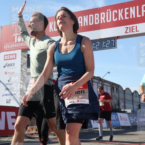 03.10.2025 - Köhlbrandbrückenlauf Luisa Fischer http://msf.ph/oto/9035967 03.10.2025 13:21:26 Ziel 4363, 4367, 4379, 4838, 4917, 5149, 5483, 5506, 5725, 5871, 5873, 6040, 6132, 6221, 6675, 6676, 6679, 6802 meine-sportfotos.de