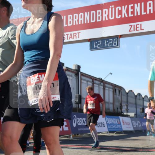 03.10.2025 - Köhlbrandbrückenlauf Luisa Fischer http://msf.ph/oto/9035968 03.10.2025 13:21:27 Ziel 4367, 4379, 4838, 4917, 5149, 5483, 5506, 5725, 5871, 6040, 6132, 6186, 6221, 6675, 6676, 6679, 6802 meine-sportfotos.de