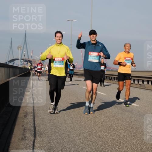 03.10.2025 - Köhlbrandbrückenlauf Fabian Wolf http://msf.ph/oto/9035972 03.10.2025 09:50:38 Position 3 3233, 3228, 1428, 3656 meine-sportfotos.de