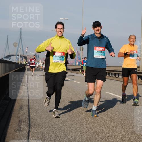 03.10.2025 - Köhlbrandbrückenlauf Fabian Wolf http://msf.ph/oto/9035981 03.10.2025 09:50:39 Position 3 3233, 3228 meine-sportfotos.de