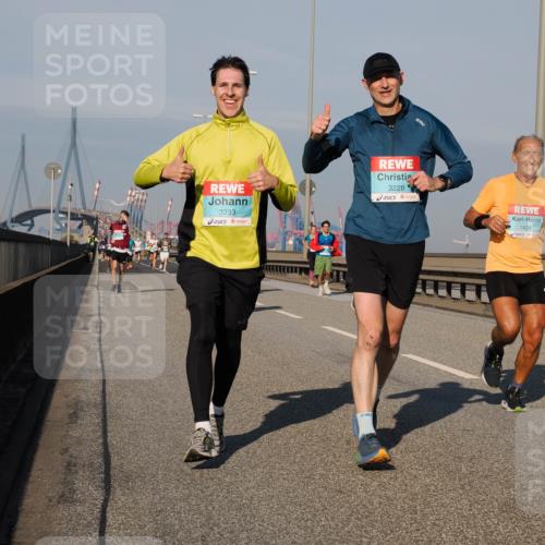 03.10.2025 - Köhlbrandbrückenlauf Fabian Wolf http://msf.ph/oto/9035983 03.10.2025 09:50:39 Position 3 3233, 3228, 1428 meine-sportfotos.de