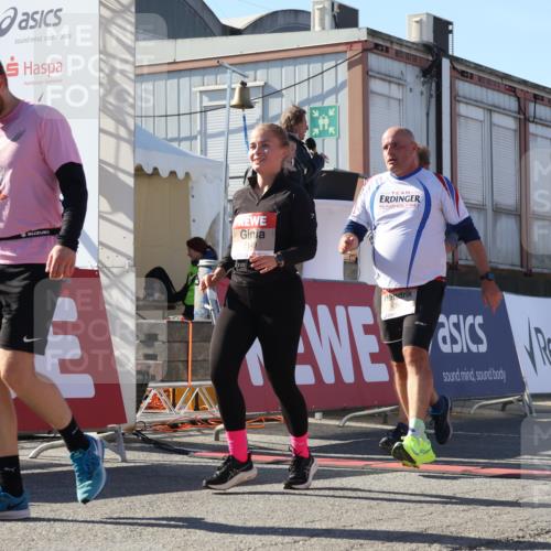 03.10.2025 - Köhlbrandbrückenlauf Luisa Fischer http://msf.ph/oto/9035985 03.10.2025 13:21:31 Ziel 4367, 4379, 4838, 4917, 5149, 5458, 5483, 5506, 5725, 5871, 6040, 6132, 6186, 6221, 6675, 6676, 6679, 6802 meine-sportfotos.de