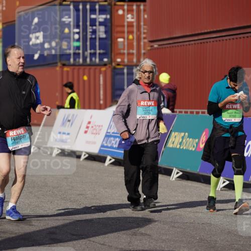 03.10.2025 - Köhlbrandbrückenlauf Michael Burmester http://msf.ph/oto/9035986 03.10.2025 10:53:25 Ziel 2611, 3774 meine-sportfotos.de