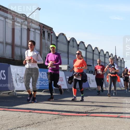 03.10.2025 - Köhlbrandbrückenlauf Luisa Fischer http://msf.ph/oto/9036011 03.10.2025 13:21:39 Ziel 4367, 4519, 4913, 4979, 5149, 5345, 5458, 5871, 5894, 5895, 5901, 6132, 6186, 6662 meine-sportfotos.de