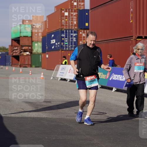 03.10.2025 - Köhlbrandbrückenlauf Michael Burmester http://msf.ph/oto/9036017 03.10.2025 10:53:28 Ziel 2611, 3774 meine-sportfotos.de