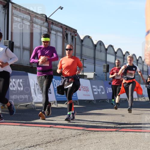 03.10.2025 - Köhlbrandbrückenlauf Luisa Fischer http://msf.ph/oto/9036018 03.10.2025 13:21:39 Ziel 4367, 4519, 4913, 4979, 5149, 5345, 5458, 5871, 5894, 5895, 5901, 6132, 6186, 6662 meine-sportfotos.de