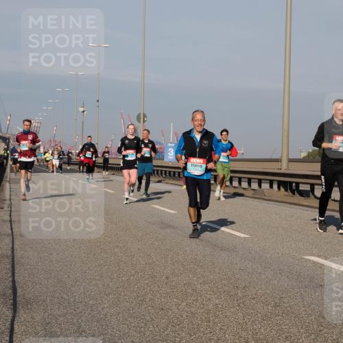 03.10.2025 - Köhlbrandbrückenlauf Fabian Wolf http://msf.ph/oto/9036023 03.10.2025 09:50:43 Position 3 12, 3, 1340 meine-sportfotos.de
