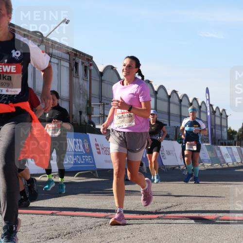 03.10.2025 - Köhlbrandbrückenlauf Luisa Fischer http://msf.ph/oto/9036026 03.10.2025 13:21:42 Ziel 4064, 4067, 4139, 4367, 4519, 4843, 4913, 4979, 5329, 5345, 5458, 5894, 5895, 5901, 5981, 6132, 6186, 6662 meine-sportfotos.de