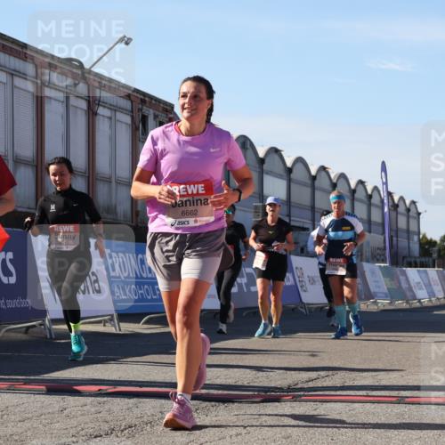 03.10.2025 - Köhlbrandbrückenlauf Luisa Fischer http://msf.ph/oto/9036028 03.10.2025 13:21:43 Ziel 4064, 4067, 4139, 4519, 4843, 4913, 4979, 5329, 5345, 5458, 5894, 5895, 5901, 5981, 6186, 6662 meine-sportfotos.de
