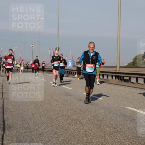 03.10.2025 - Köhlbrandbrückenlauf Fabian Wolf http://msf.ph/oto/9036029 03.10.2025 09:50:43 Position 3 12, 3, 1340, 1397 meine-sportfotos.de