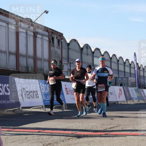 03.10.2025 - Köhlbrandbrückenlauf Luisa Fischer http://msf.ph/oto/9036035 03.10.2025 13:21:44 Ziel 4064, 4067, 4139, 4519, 4843, 4913, 4979, 5329, 5345, 5458, 5894, 5895, 5901, 5981, 6662 meine-sportfotos.de
