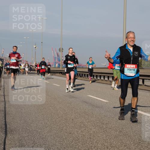 03.10.2025 - Köhlbrandbrückenlauf Fabian Wolf http://msf.ph/oto/9036043 03.10.2025 09:50:44 Position 3 12, 1340 meine-sportfotos.de