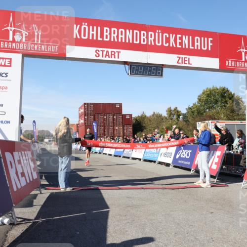 03.10.2025 - Köhlbrandbrückenlauf Lena Gebhardt http://msf.ph/oto/9036046 03.10.2025 12:41:53 Ziel 6099 meine-sportfotos.de