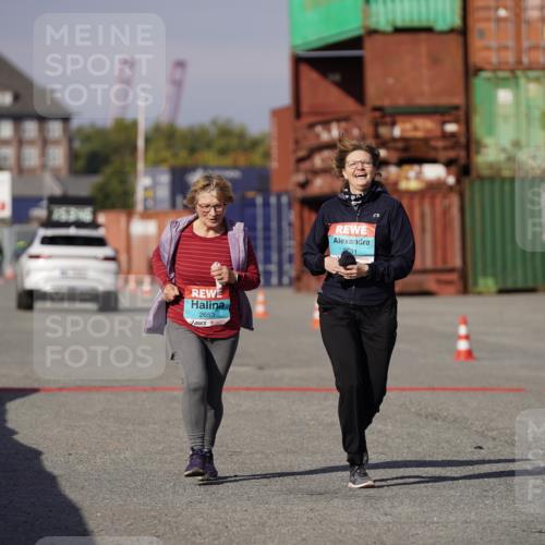 03.10.2025 - Köhlbrandbrückenlauf Michael Burmester http://msf.ph/oto/9036049 03.10.2025 10:53:47 Ziel 2653, 2691 meine-sportfotos.de