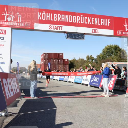 03.10.2025 - Köhlbrandbrückenlauf Lena Gebhardt http://msf.ph/oto/9036051 03.10.2025 12:41:54 Ziel 6099 meine-sportfotos.de