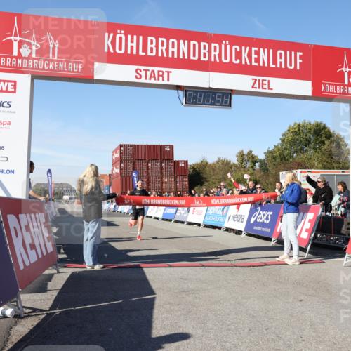 03.10.2025 - Köhlbrandbrückenlauf Lena Gebhardt http://msf.ph/oto/9036055 03.10.2025 12:41:54 Ziel 6099 meine-sportfotos.de