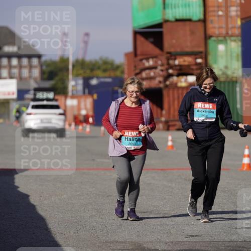 03.10.2025 - Köhlbrandbrückenlauf Michael Burmester http://msf.ph/oto/9036057 03.10.2025 10:53:48 Ziel 2653, 2691 meine-sportfotos.de