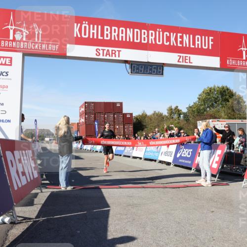 03.10.2025 - Köhlbrandbrückenlauf Lena Gebhardt http://msf.ph/oto/9036059 03.10.2025 12:41:54 Ziel 6099 meine-sportfotos.de