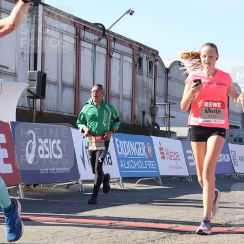 03.10.2025 - Köhlbrandbrückenlauf Luisa Fischer http://msf.ph/oto/9036061 03.10.2025 13:21:47 Ziel 4064, 4067, 4139, 4519, 4843, 4913, 4979, 5329, 5345, 5894, 5895, 5901, 5981, 6532, 6662 meine-sportfotos.de