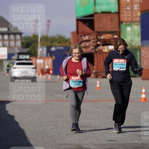 03.10.2025 - Köhlbrandbrückenlauf Michael Burmester http://msf.ph/oto/9036065 03.10.2025 10:53:48 Ziel 2653, 2691 meine-sportfotos.de