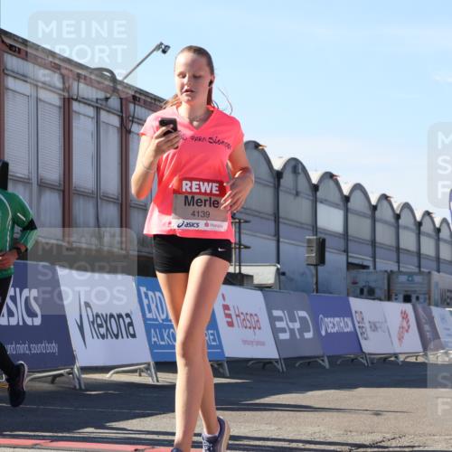03.10.2025 - Köhlbrandbrückenlauf Luisa Fischer http://msf.ph/oto/9036066 03.10.2025 13:21:47 Ziel 4064, 4067, 4139, 4519, 4843, 4913, 4979, 5329, 5345, 5894, 5895, 5901, 5981, 6532, 6662 meine-sportfotos.de