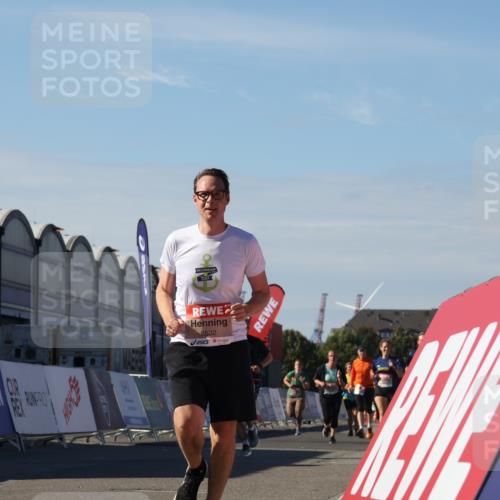 03.10.2025 - Köhlbrandbrückenlauf Luisa Fischer http://msf.ph/oto/9036079 03.10.2025 13:21:50 Ziel 4064, 4067, 4139, 4519, 4843, 4979, 5329, 5345, 5894, 5895, 5901, 5981, 6005, 6532, 6662 meine-sportfotos.de