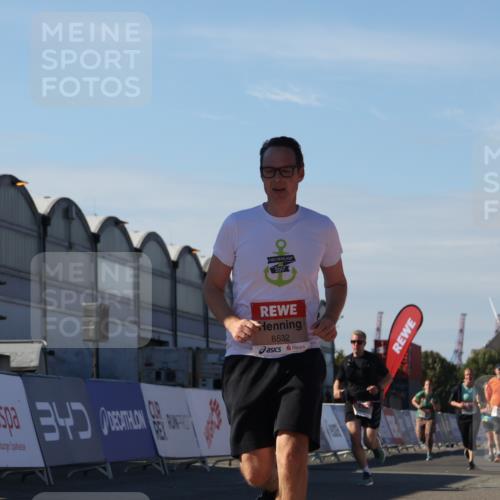 03.10.2025 - Köhlbrandbrückenlauf Luisa Fischer http://msf.ph/oto/9036085 03.10.2025 13:21:51 Ziel 4064, 4067, 4139, 4843, 4979, 5329, 5345, 5894, 5895, 5901, 5981, 6005, 6532, 6662 meine-sportfotos.de