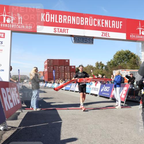 03.10.2025 - Köhlbrandbrückenlauf Lena Gebhardt http://msf.ph/oto/9036086 03.10.2025 12:41:56 Ziel 6099 meine-sportfotos.de