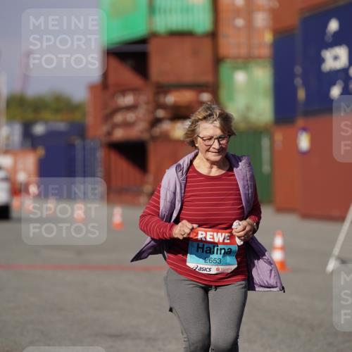 03.10.2025 - Köhlbrandbrückenlauf Michael Burmester http://msf.ph/oto/9036089 03.10.2025 10:53:51 Ziel 2653, 2691 meine-sportfotos.de
