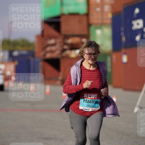 03.10.2025 - Köhlbrandbrückenlauf Michael Burmester http://msf.ph/oto/9036095 03.10.2025 10:53:51 Ziel 2653, 2691 meine-sportfotos.de
