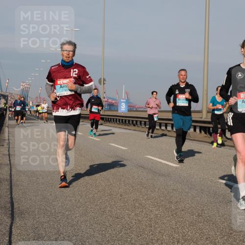 03.10.2025 - Köhlbrandbrückenlauf Fabian Wolf http://msf.ph/oto/9036097 03.10.2025 09:50:47 Position 3 12, 2743, 2761, 2698 meine-sportfotos.de